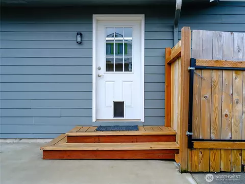 Exterior - 1144 Lafromboise St, Enumclaw, WA 98022 photo 5 of 7