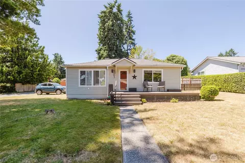 3203 Forest Dr NE, Bremerton, WA 98310