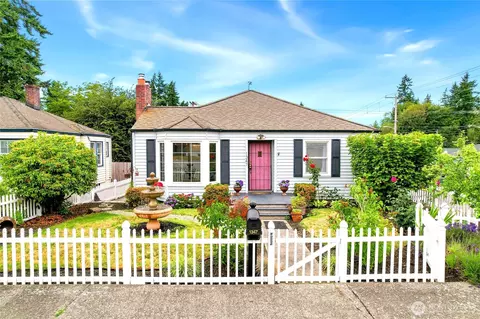1347 Rainier Ave, Bremerton, WA 98312