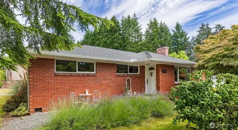 7923 220th St SW, Edmonds, WA 98026