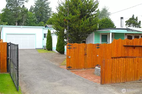 851 St Helens, Westport, WA 98595
