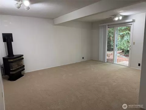 Living - 10802 29th Dr SE, Everett, WA 98208 photo 3 of 3