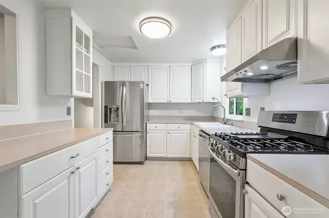 Kitchen - 10802 29th Dr SE, Everett, WA 98208 photo 1 of 1