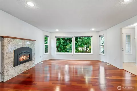 Living - 10802 29th Dr SE, Everett, WA 98208 photo 1 of 3