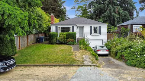9521 12th Ave NW, Seattle, WA 98117