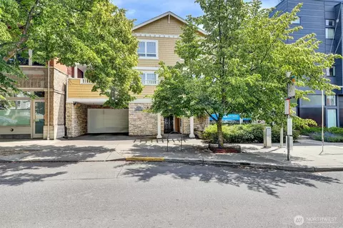 5450 California Ave SW #302, Seattle, WA 98136