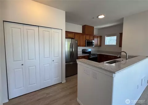 Kitchen - 14915 38th Dr SE #II2051, Bothell, WA 98012 photo 1 of 7