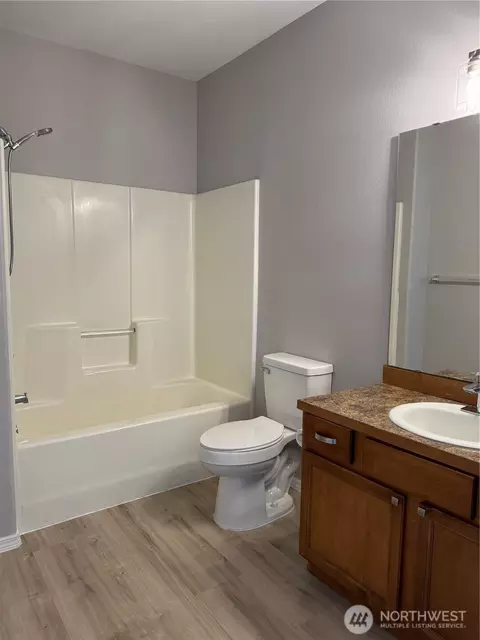 Bath - 14915 38th Dr SE #II2051, Bothell, WA 98012 photo 1 of 2