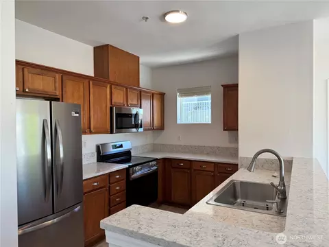 Kitchen - 14915 38th Dr SE #II2051, Bothell, WA 98012 photo 5 of 7