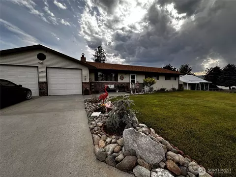 246 First St E, Tonasket, WA 98855