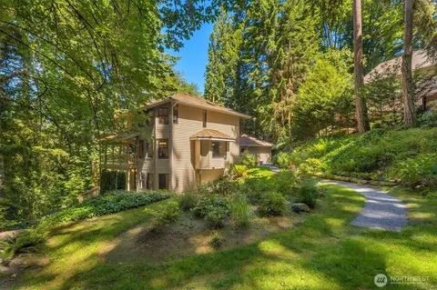 4549 152nd Pl SE, Bellevue, WA 98006