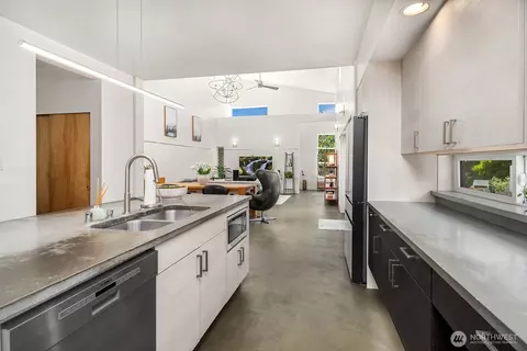 Kitchen - 8622 NE 177th Pl, Bothell, WA 98011 photo 4 of 6