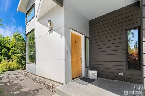 Exterior - 8622 NE 177th Pl, Bothell, WA 98011 photo 2 of 7