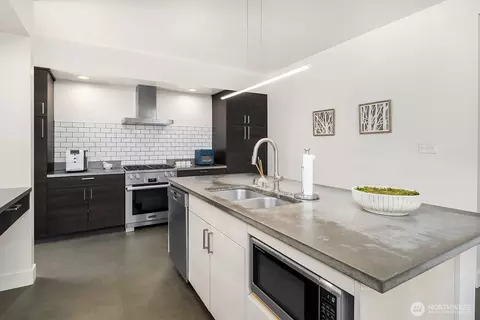 Kitchen - 8622 NE 177th Pl, Bothell, WA 98011 photo 3 of 6