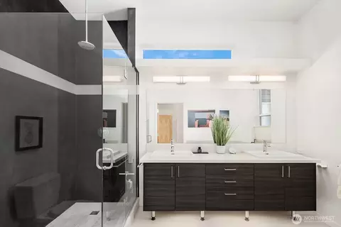 Bath - 8622 NE 177th Pl, Bothell, WA 98011 photo 2 of 5