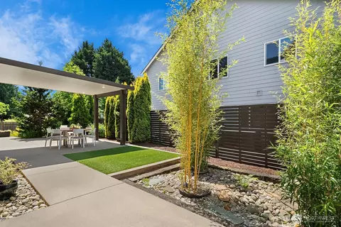 Exterior - 8622 NE 177th Pl, Bothell, WA 98011 photo 3 of 7