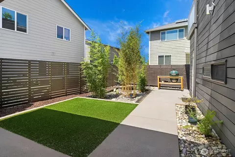Exterior - 8622 NE 177th Pl, Bothell, WA 98011 photo 6 of 7