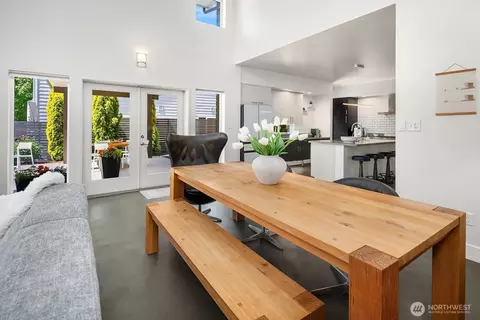 Dining - 8622 NE 177th Pl, Bothell, WA 98011 photo 2 of 4
