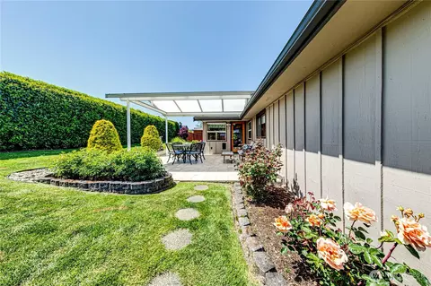 Exterior - 305 Norman St, Sequim, WA 98382 photo 4 of 9