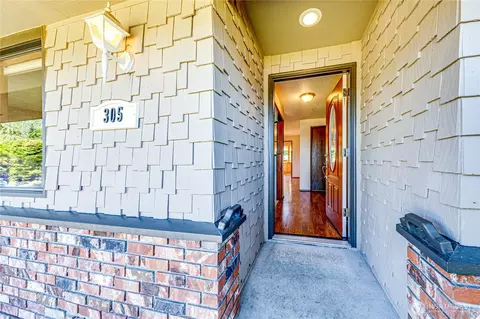 Entry Way - 305 Norman St, Sequim, WA 98382 photo 1 of 1