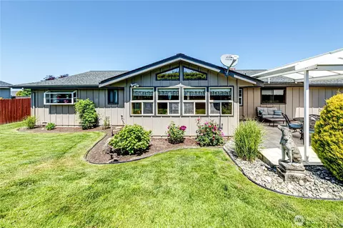 Exterior - 305 Norman St, Sequim, WA 98382 photo 5 of 9