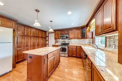 Kitchen - 305 Norman St, Sequim, WA 98382 photo 1 of 4