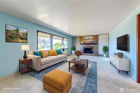 Living - 305 Norman St, Sequim, WA 98382 photo 2 of 3