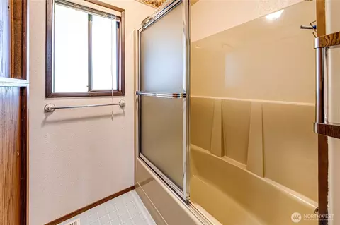 Bath - 305 Norman St, Sequim, WA 98382 photo 2 of 3