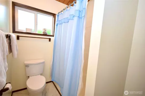 Bath - 330 E Anderson Rd, Sequim, WA 98382 photo 3 of 3