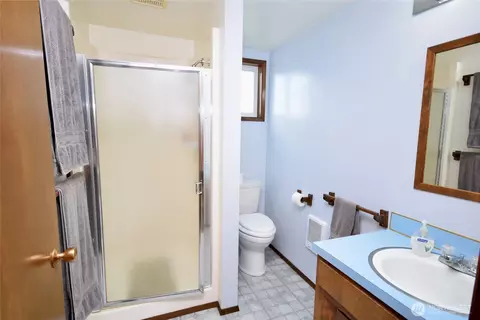 Bath - 330 E Anderson Rd, Sequim, WA 98382 photo 1 of 3