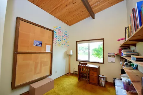 Bedroom - 330 E Anderson Rd, Sequim, WA 98382 photo 2 of 4