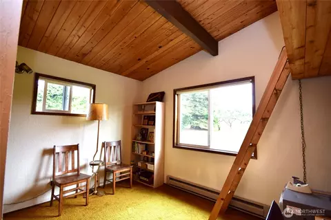 Bedroom - 330 E Anderson Rd, Sequim, WA 98382 photo 4 of 4