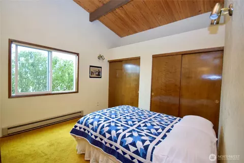 Bedroom - 330 E Anderson Rd, Sequim, WA 98382 photo 1 of 4