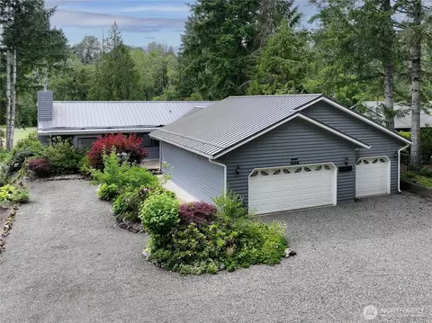 250 N Fairway Dr E, Hoodsport, WA 98548