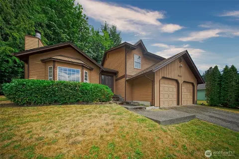 960 NE Marwood Dr, Bremerton, WA 98310