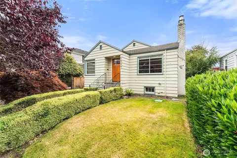 1327 N 79th St, Seattle, WA 98103