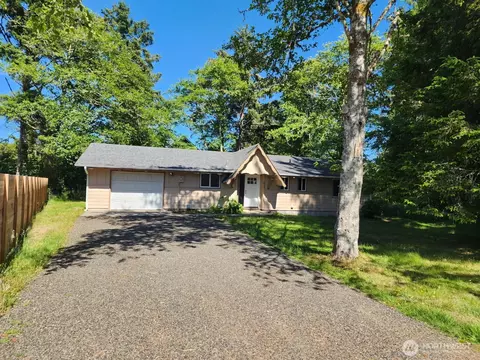613 Willipa Ct SE, Ocean Shores, WA 98569