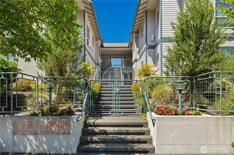 323 3rd Ave N #101, Edmonds, WA 98020