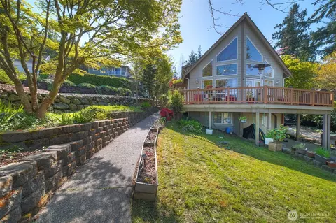 37410 Olympic View Rd NE, Hansville, WA 98340