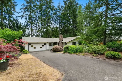 4204 Clearwater Dr SE, Lacey, WA 98503