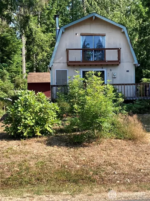 130 N Fairway Dr W, Hoodsport, WA 98548