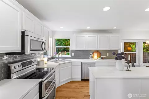 Kitchen - 13524 43rd Ave SE, Mill Creek, WA 98012 photo 2 of 3