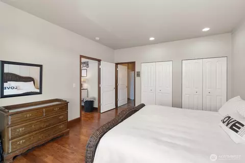 Bedroom - 1321 E Mason Lake Dr E, Grapeview, WA 98546 photo 2 of 6