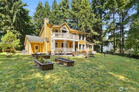 24698 Hillbend Ln NE, Kingston, WA 98346