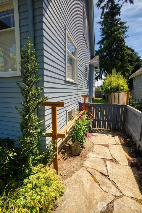 1519 Oakes Ave, Everett, WA 98201 photo 3