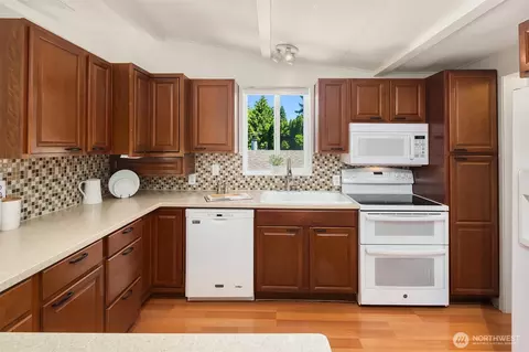 17033 Woodcrest Dr NE, Bothell, WA 98011 photo 12