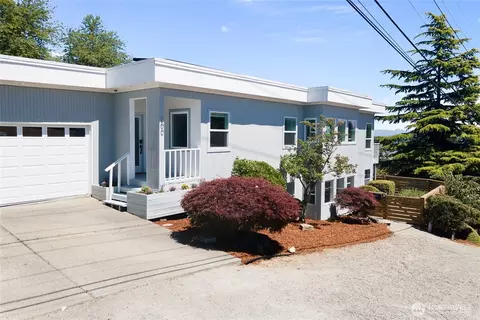 600 SW Cloverdale St, Seattle, WA 98106