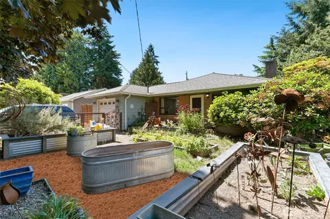 7525 28th Ave SW, Seattle, WA 98126
