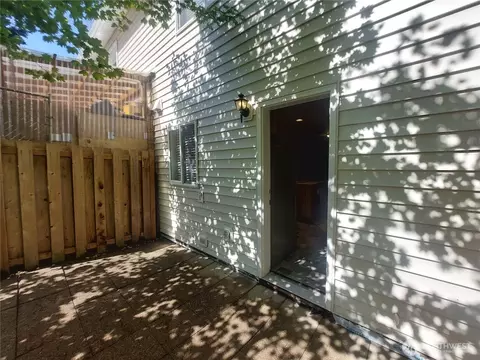 Exterior - 6907 Rainier Dr E #1B, Everett, WA 98203 photo 3 of 9