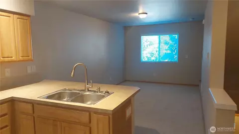 Living - 6907 Rainier Dr E #1B, Everett, WA 98203 photo 1 of 2